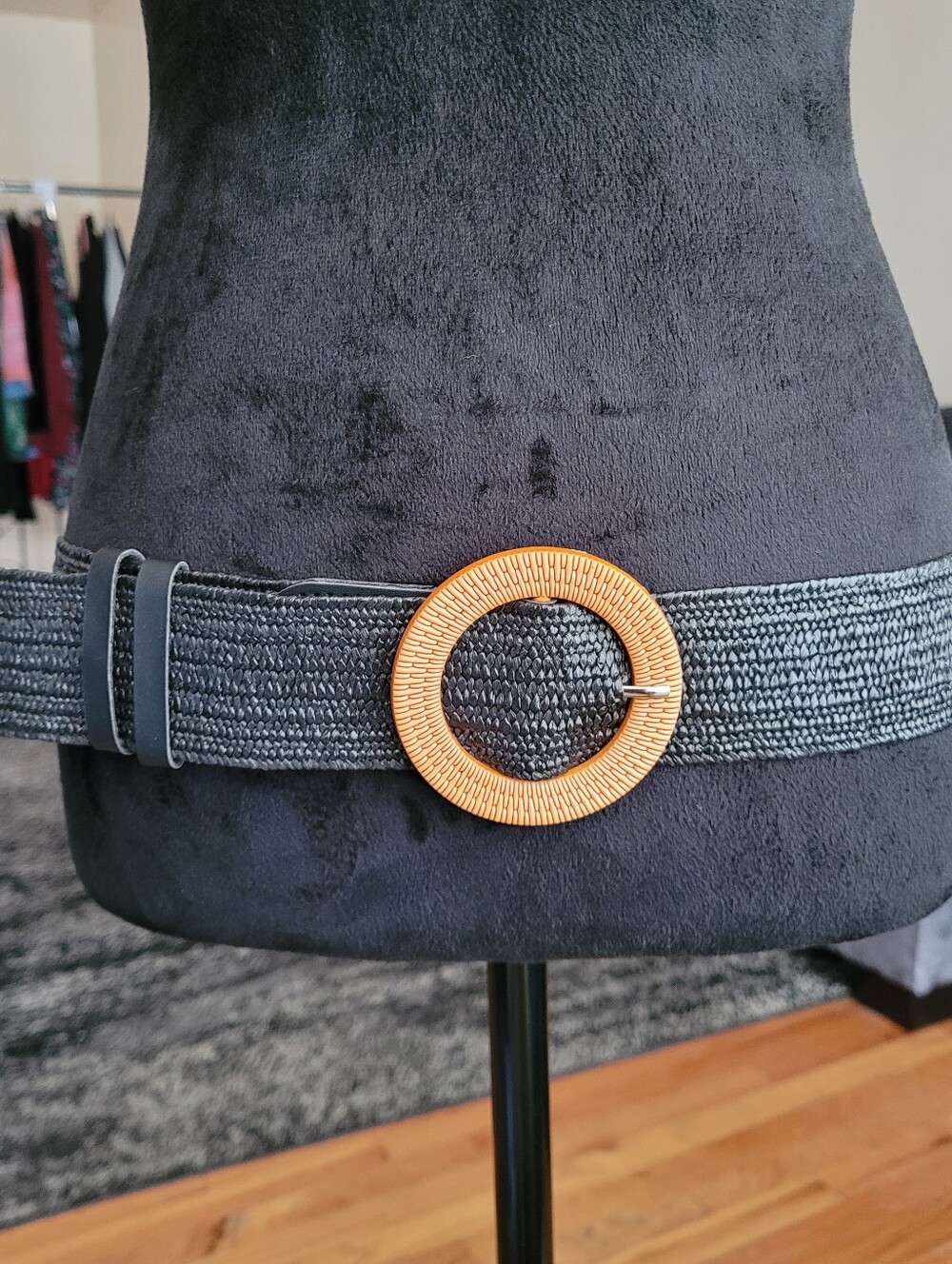 Stylish Black Woven Stretch Belt with Round Buckle Accent 38"